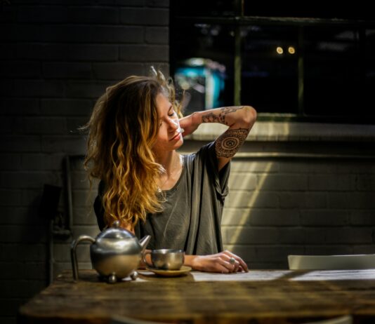 현대인들의 고질병 거북목과 목통증